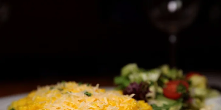 300 g Šafránové rizoto s bazalkou a parmezánom