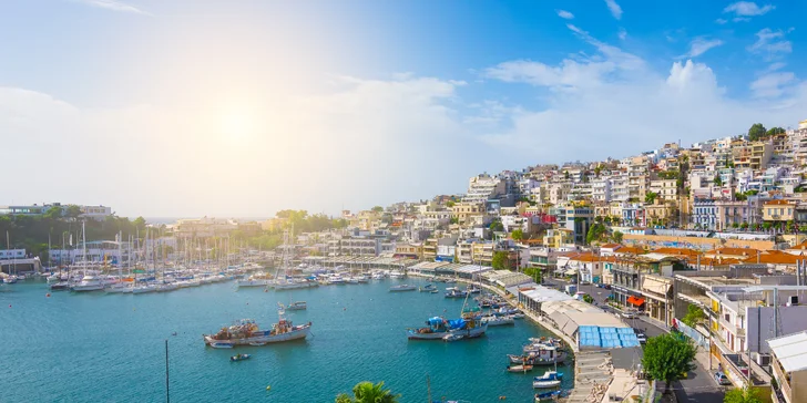 Prístav Pireus, ktorý iste poznáte zo známej piesne Deti z Pirea. 