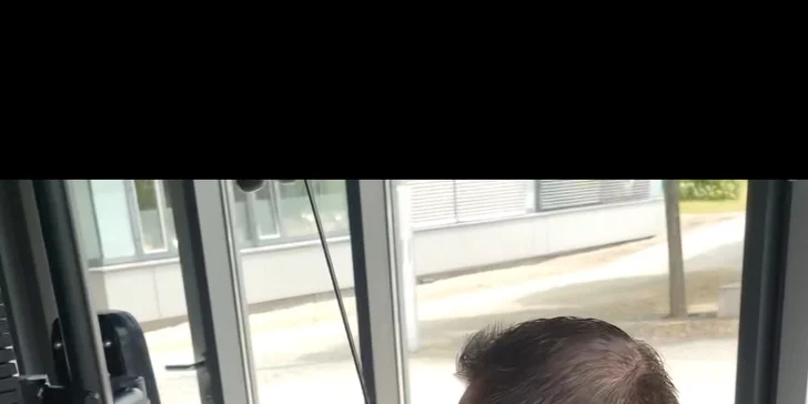 Vstup do posilovny v ceně není, je tedy potřeba počítat s poplatkem 99 Kč (týdenní členství). 