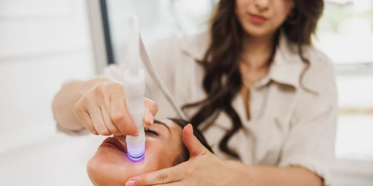 Hydrofacial je celosvetovo uznávaný, účinný a zároveň šetrný spôsob hĺbkového ošetrenia tváre