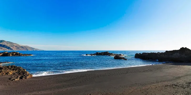 Hotel se nachází na pobřeží Atlantiku 300 m od pláže. 
