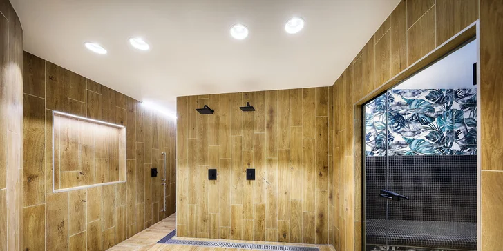 Vo Wellness a spa Hvězda využijete fínske sauny vyhriate na 60 alebo 100 °C a osviežite sa v ochladzovacom bazéne.