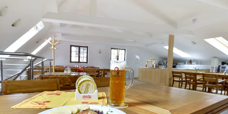 Exkurzi můžete spojit i s příjemným posezením v pivovarské restauraci. 