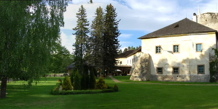 Zrekonštruovaný hrad a kaštieľ je teraz k dispozícii všetkým, ktorí túžia po pokojnom, luxusnom, reprezentatívnom a romantickom ubytovaní.