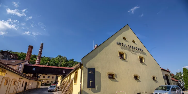 Nenechajte si ujsť prehliadku pivovaru a určite navštívte aj piváreň Šenk u Prokuristy, kde majú všetky druhy piva a pivných špecialít z Čiernej Hory a ďalších pivovarov.