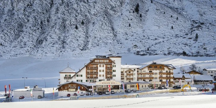 Hotel Alpenromantik Hotel Wirlerhof se nachází blízko spodní lanovky skiareálu Skigebiet Silvapark Galtür.