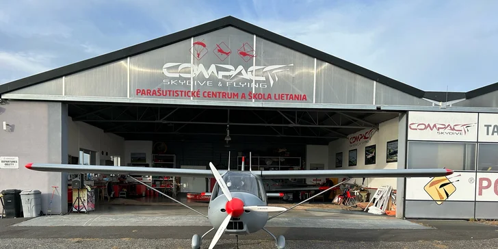COMPACT Skydive & Flying