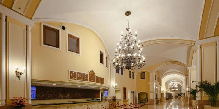 Systém ultra all inclusive zde funguje bez kompromisů: od bohatých snídaní přes celodenní svačiny až po noční snacky.