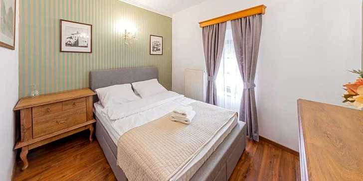 Ubytujete se v Hotelu Salamander***, který sídlí přímo v centru města.
