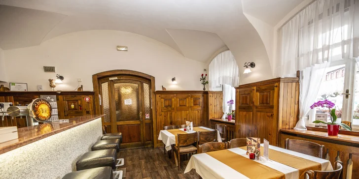 V hotelové restauraci si každý den pochutnáte na plné penzi.