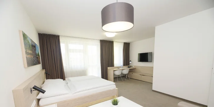 Pokoje odpovídají nejnovějším trendům a ke každému patří balkon. 