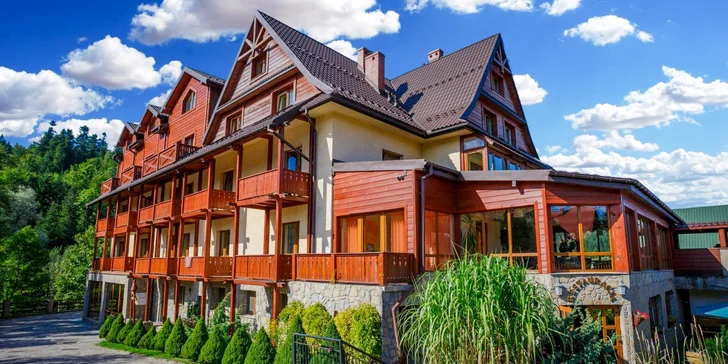 Hotel Jawor*** najdete v polské vesnici Zawoja, jen kousek od slovenských hranic.