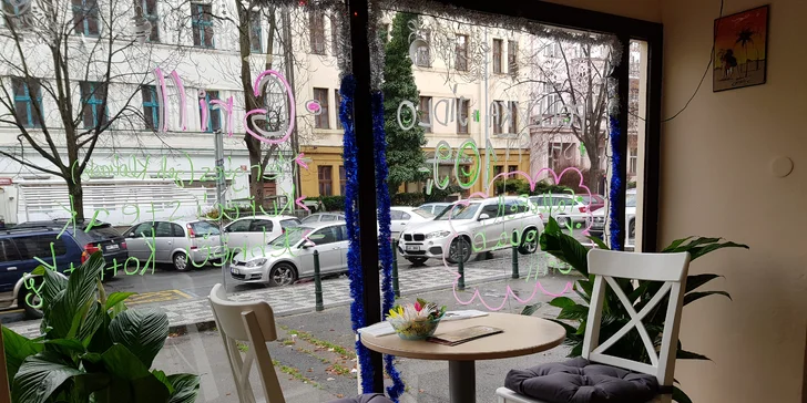 Fast food najdete v samém centru města.