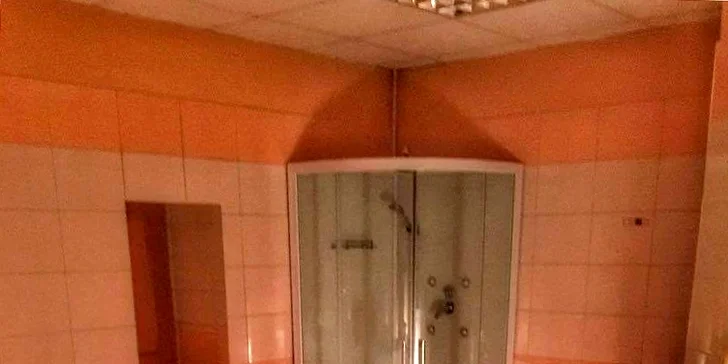 Před nebo po masáži si klidně dejte spršku. 