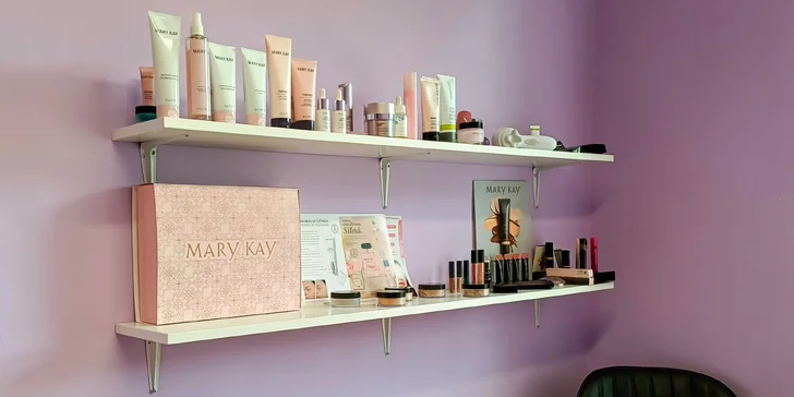 Artistka vás provede přípravou pleti, správným výběrem produktů i jemným konturováním. 