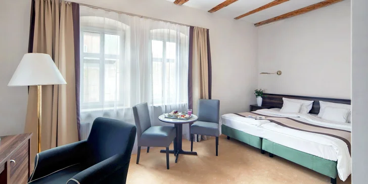 Hotel se nachází v srdci lázeňského parku jedněch z nejznámějších polských lázní Duszniki Zdrój. 
