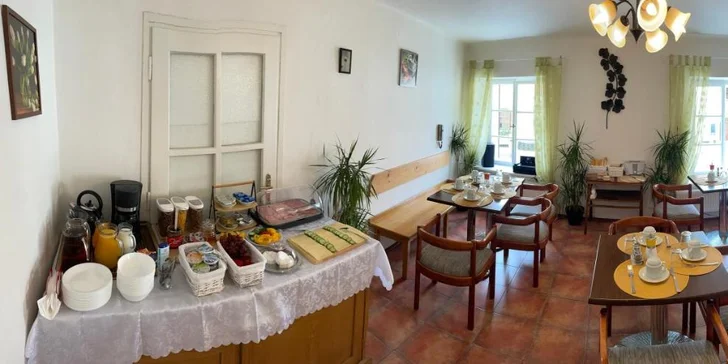 Na poznávání města i okolí se posilníte každé ráno u snídaně. 