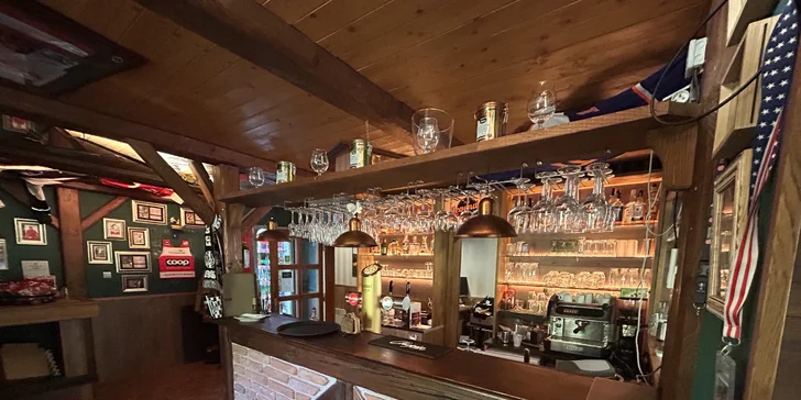Interiér restaurace je věnován historickým i současným sportovním legendám a jejich úspěchům. 