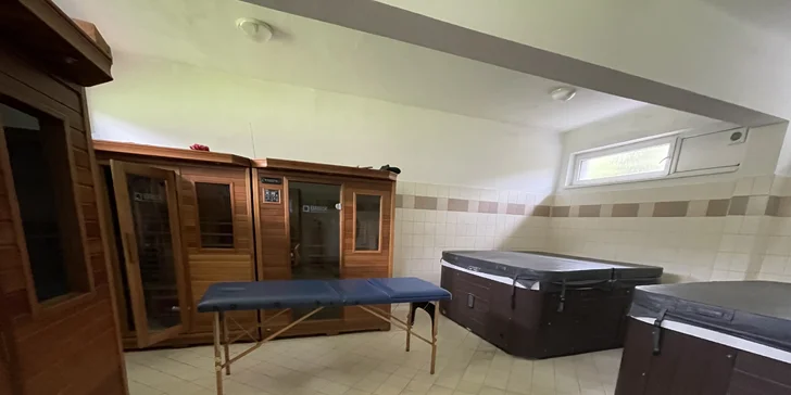 Wellness poskytuje dostatek soukromí, nachází se cca 500 metrů od hotelu.