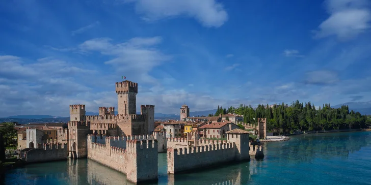 Vychutnáte si nádheru najväčšieho talianskeho jazera Lago di Garda – Gardské jazero, ktoré je ľadovcového pôvodu.