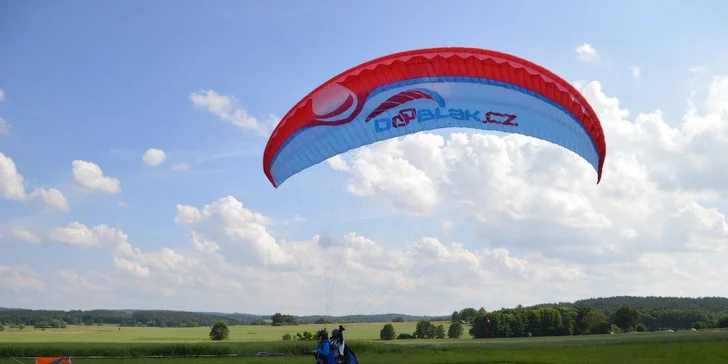 Záda vám jistí člen reprezentačního týmu, který v roce 2017 vybojoval 3. místo na Mistrovství světa v přesnosti přistání. 