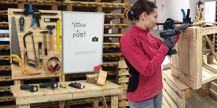 Vyrobte si vlastní nábytek z palet: Víkendový workshop v profi dílně