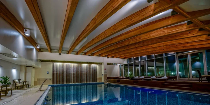 Do hotelové sauny budete mít neomezený vstup. Podle libosti můžete navštěvovat i bazén v protějším hotelu Andersia (50 m od vás).