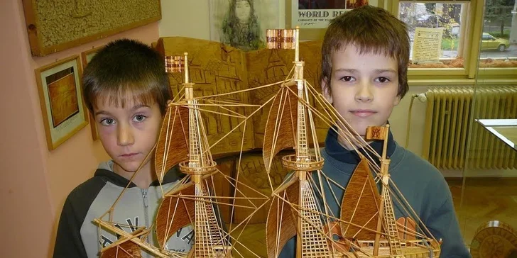 Zlaté české ručičky - světové unikáty ze sirek