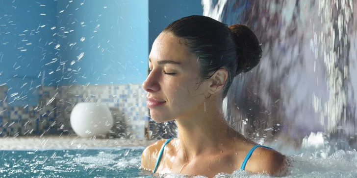 V Spa Aphrodite sa využívajú termálne pramene typu akratoteriem s 38°C termálnou vodou.