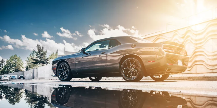 Dodge Challenger 2018 V6 či jinou káru si můžete půjčit na jednom z 5 míst po celé ČR. 