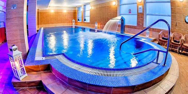 Zabydlíte se v Grand Royal Hotelu, kde budete mít neomezený vstup do wellness.
