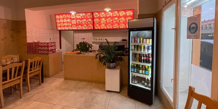 V bistru Huong Viet si dáte 16, 20, 24 nebo až 36 kousků sushi a polévku.