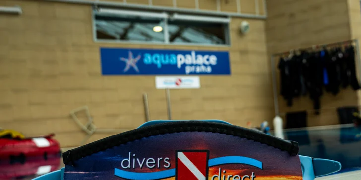 Díky potápěčské jámě se můžete kurzu zúčastnit v jakémkoli ročním období a po absolvování kurzu SSI Indoor Diver se můžete potápět kdekoli na světě v bazénech, akváriích nebo potápěčských jámách.