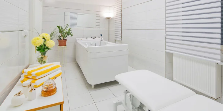 Podle vybrané varianty si užijete 25minutovou nebo 60minutovou masáž pro 2 osoby.