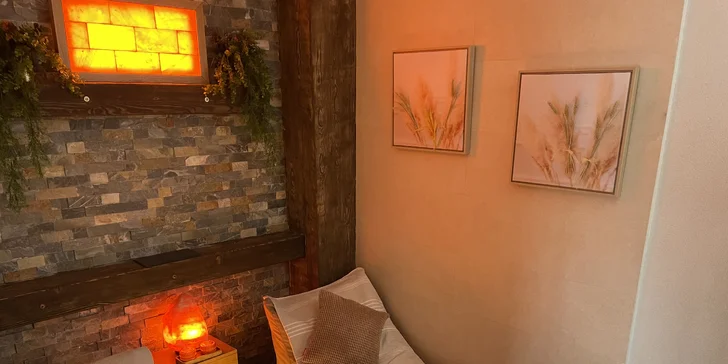 V Relax Nehovo sa prehrejte v infrasaune a soľné prvky z himalájskej soli vytvoria príjemnú atmosféru, aby ste zrelaxovali v sedacích vakoch zabalení v mäkučkej deke. 