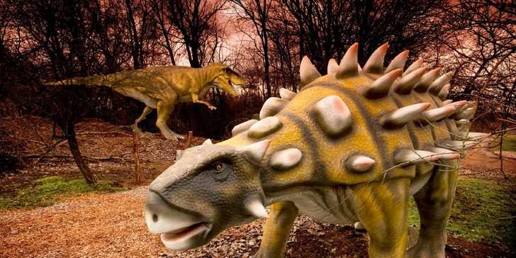 Vezměte děti za zábavou do Fajnparku. Potkají se tu například s dinosaury.