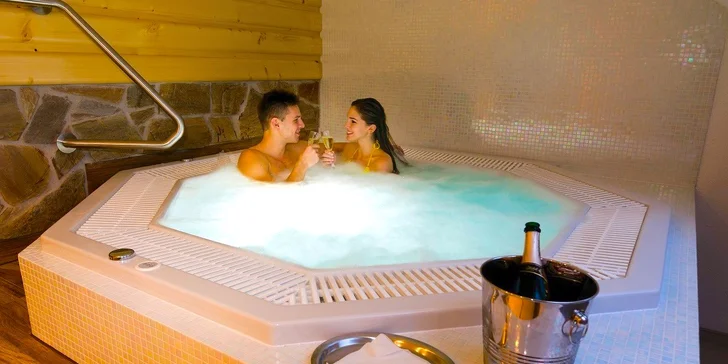 Ve wellness máte také vířivku.