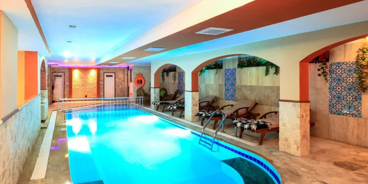 Další zasloužený relax čeká v hotelovém wellness centru s finskou saunou a tradiční tureckou lázní hammam. 