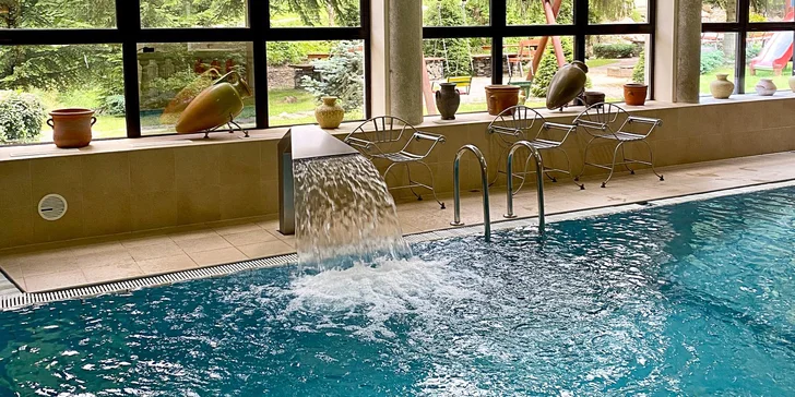 V hotelu Fero Lux, který stojí v klidném prostředí na úpatí hory, si užijete moderní pokoj, neomezený wellness a zábavu. 