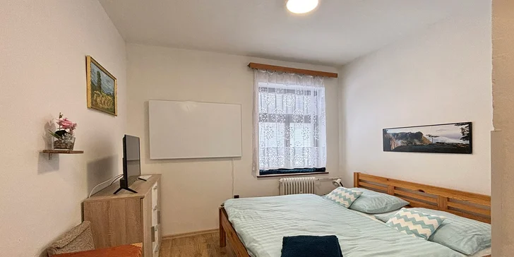 Pripravená pre vás bude menšia, ale príjemná dvojlôžková izba s televíziou, pohodlnými posteľami a vlastným sociálnym zariadením.