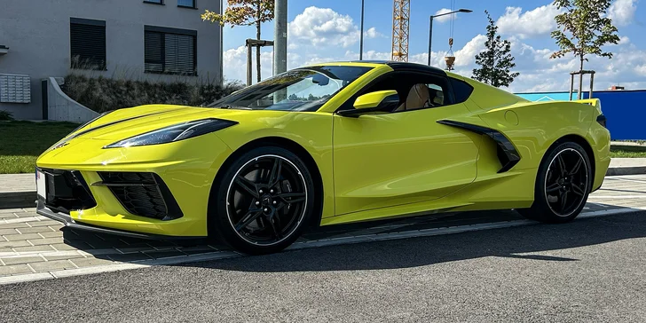 Chevrolet Corvette C8 je stelesnením americkej sily a elegancie.