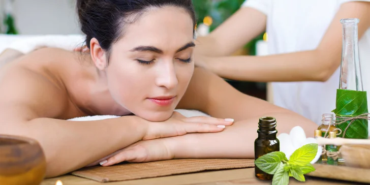 Masáž s mätovým olejom či celotelový peeling so soľou z Mŕtveho mora
