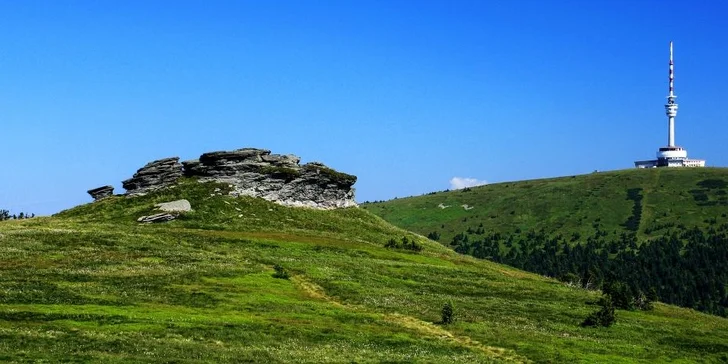 Nezapomeňte si vyšlápnout na Praděd a podívat se na okolí z výšky 1492 m n. m.