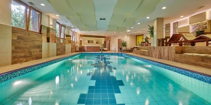 V hotelovém wellness centru na vás čeká také bazén