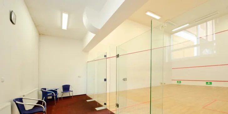 Hotel nabízí i sportovní zázemí s multifunkčním hřištěm vč. squashe a také příjemné wellness se saunami. 