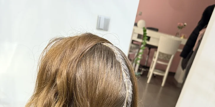 Balayage a airtouch jsou zesvětlovací techniky s velmi přirozeným výsledným efektem.