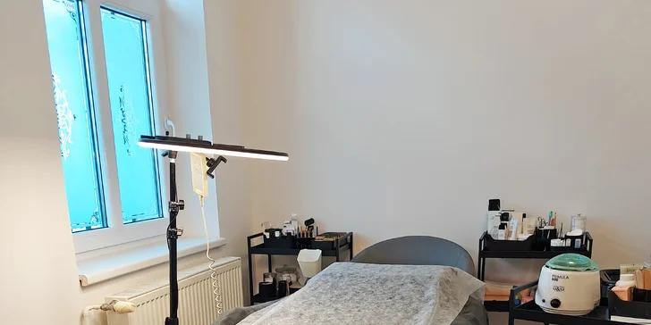 Na místě si dopřejete šetrný lifting přirozených řas.