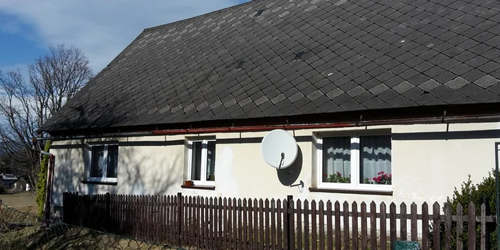 Ubytujete se v útulné retro chatě nedaleko Jeseníku.