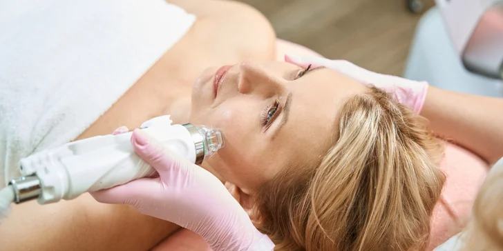 Omladenie a lifting pleti frakčnou mikroihličkovou rádiofrekvenciou v Neuroderm