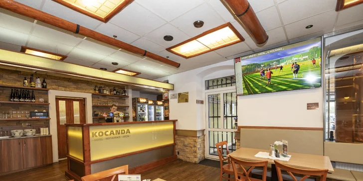Do restaurace si můžete zajít i na výborný oběd nebo jen tak posedět.
